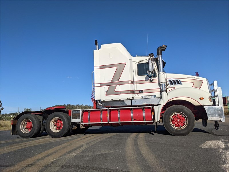 mack trident 894522 005