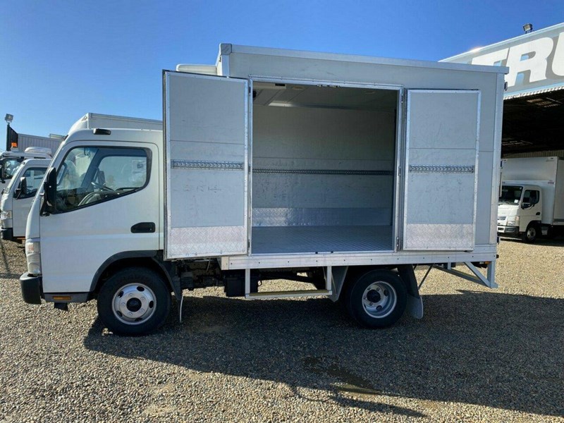 fuso canter 884997 007