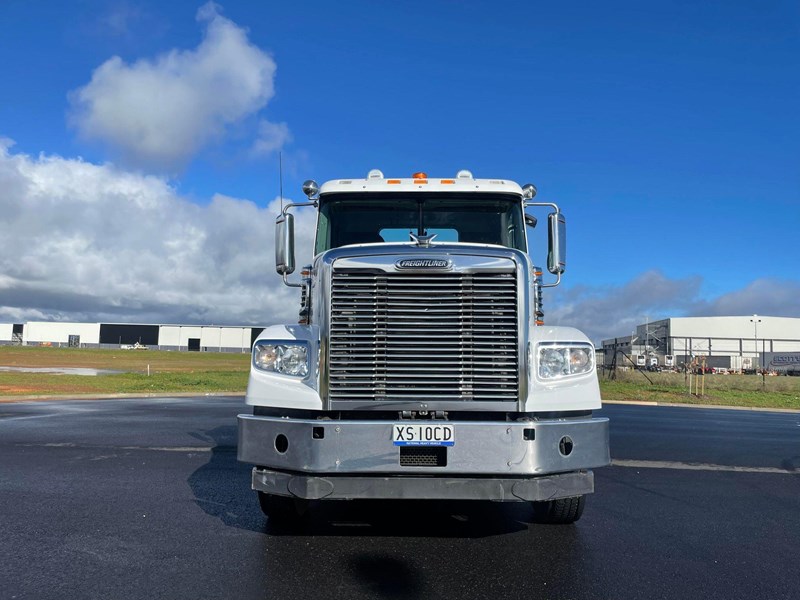freightliner coronado 122 888965 013