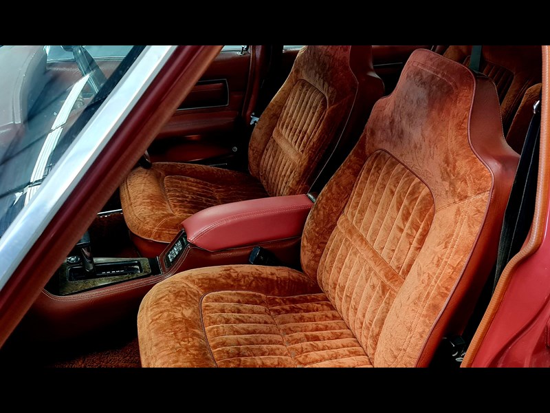 holden statesman 895326 011