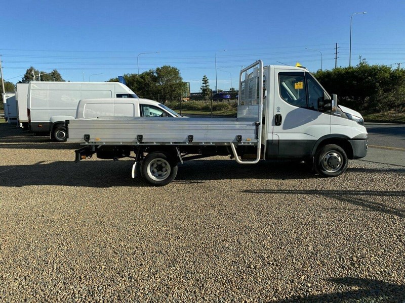 iveco daily 895468 015