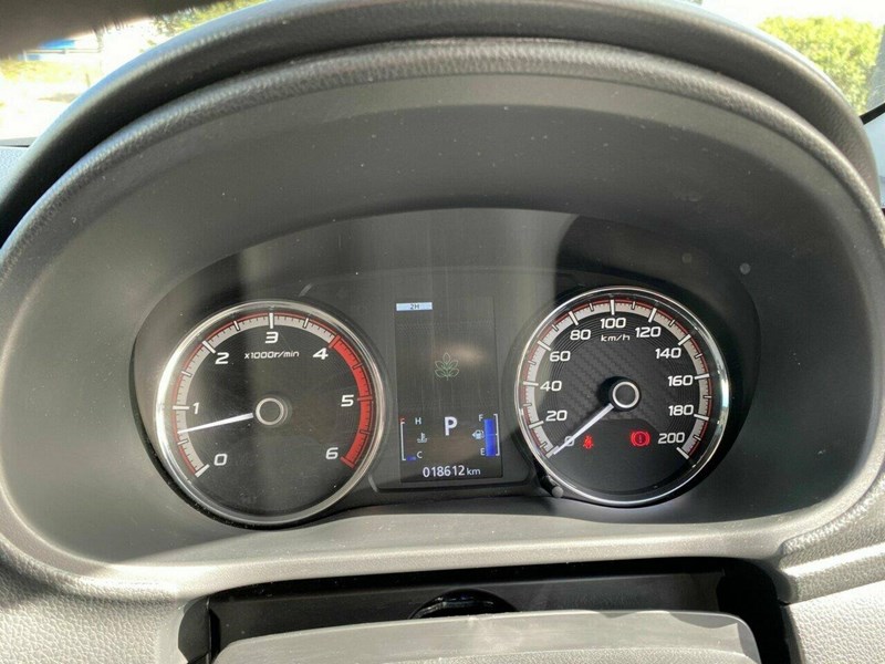 mitsubishi triton 895686 019