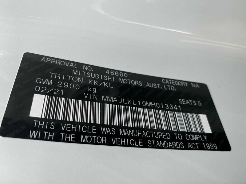 mitsubishi triton 895686 049