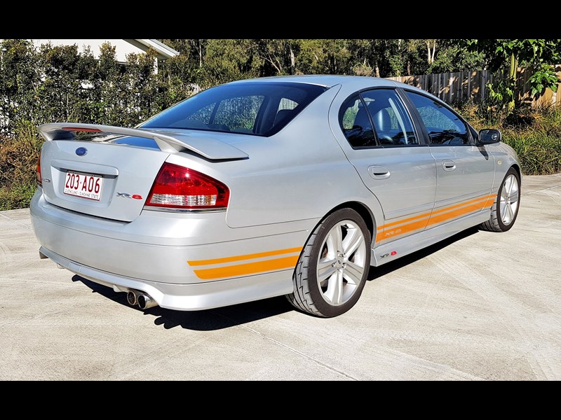 ford falcon xr8 895787 011