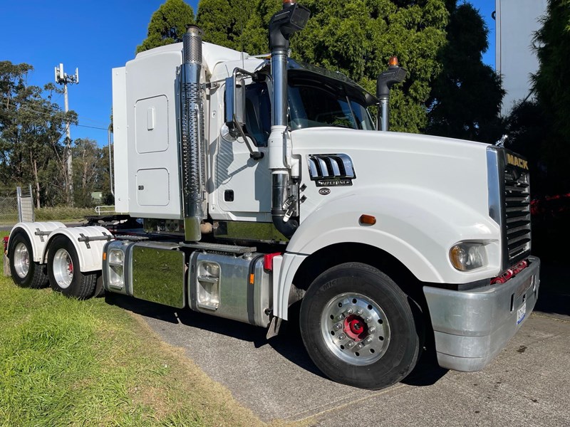 mack super-liner 895795 009