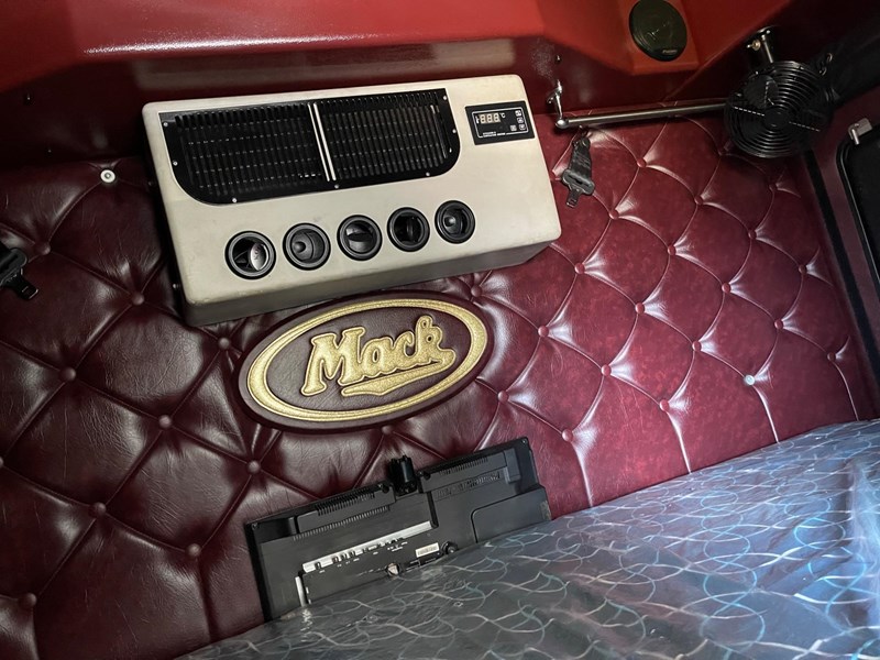 mack super-liner 895795 063