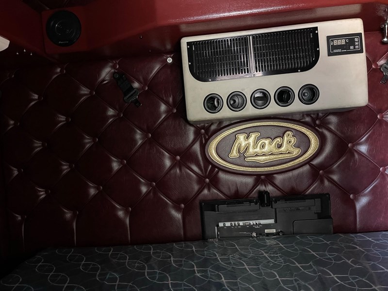 mack super-liner 895795 071