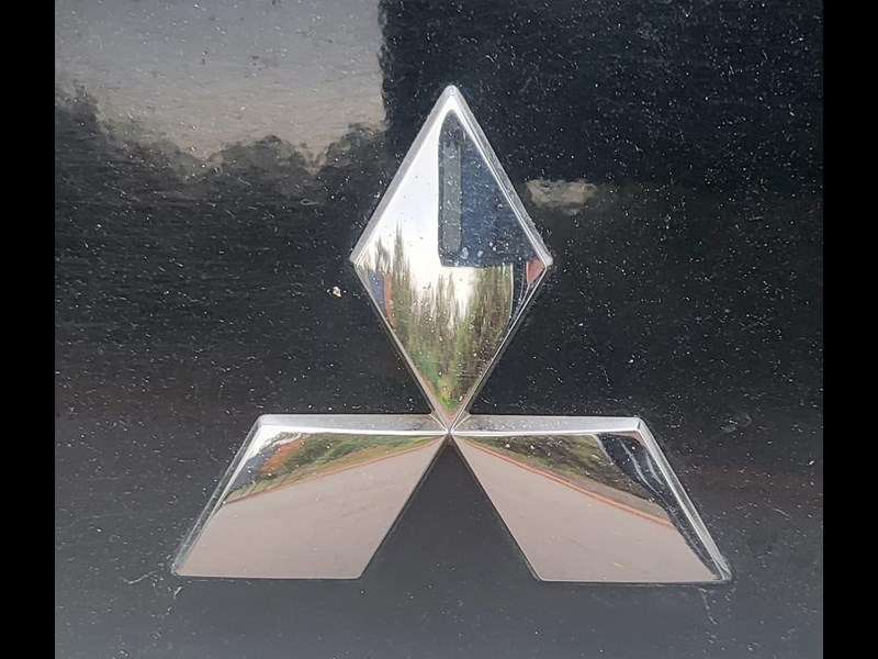 mitsubishi rosa 895680 025