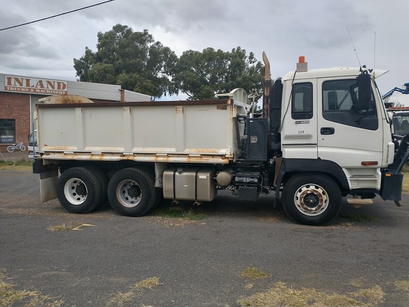 isuzu giga 883366 003