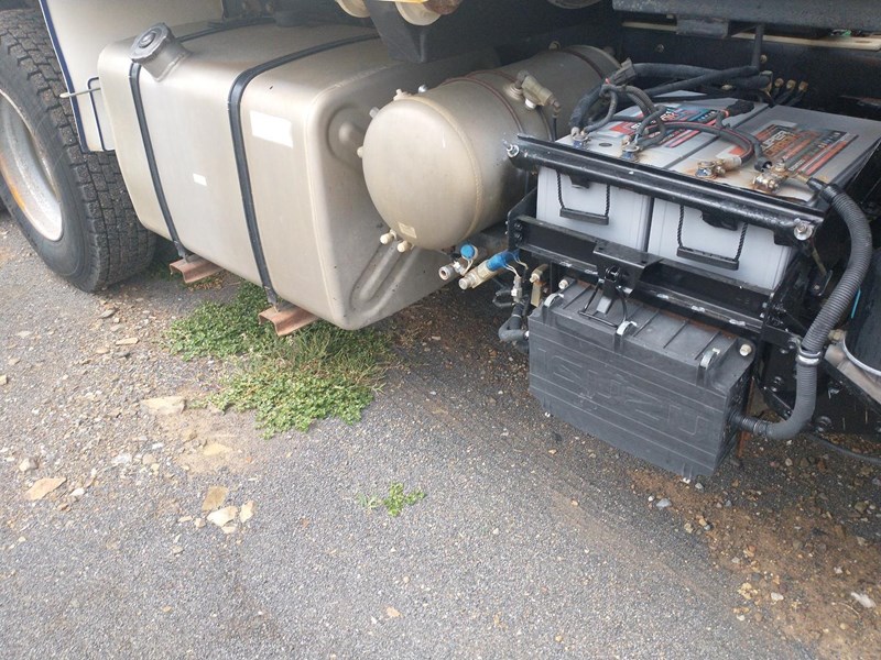 isuzu giga 883366 021