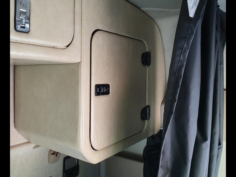 mercedes-benz actros 889337 029