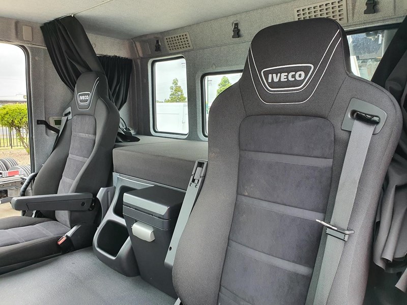 iveco stralis x-way 825203 017