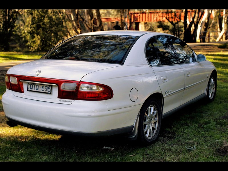 holden calais 897522 005