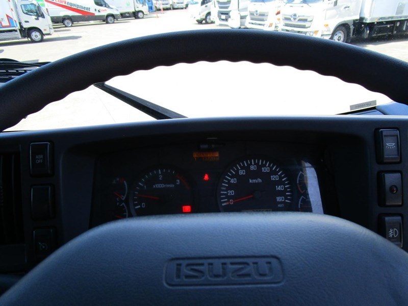 isuzu f series 887666 041