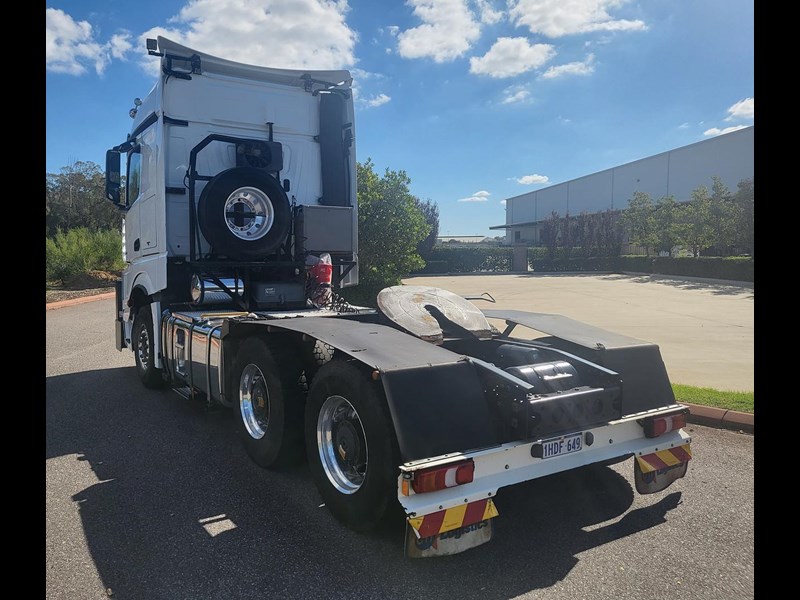 mercedes-benz actros 890689 011