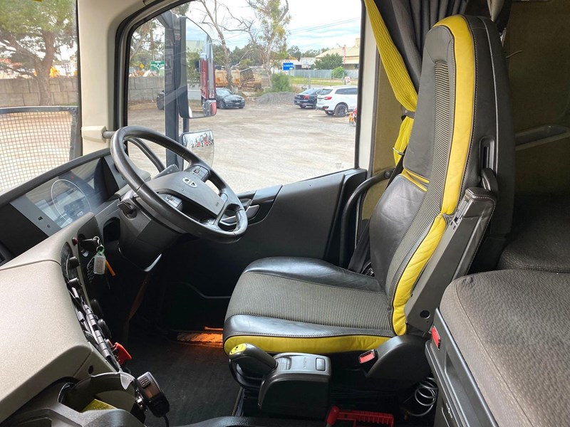 volvo fh700 888907 025