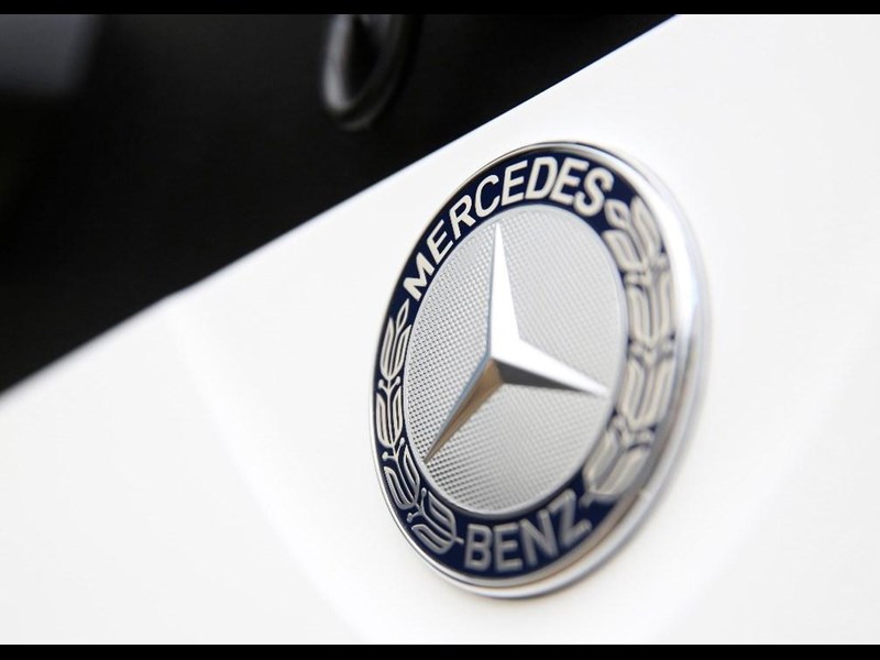 mercedes-benz actros 867537 035