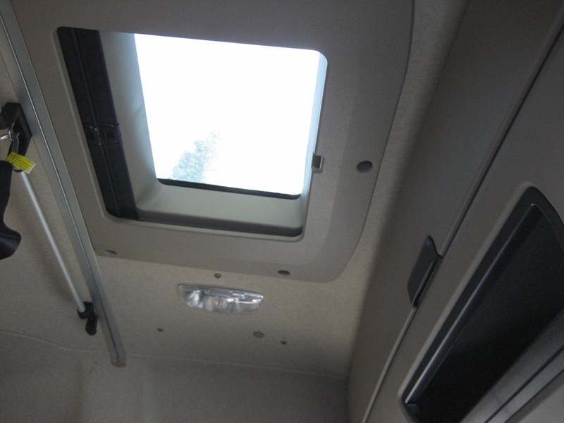 mercedes-benz actros 867537 045