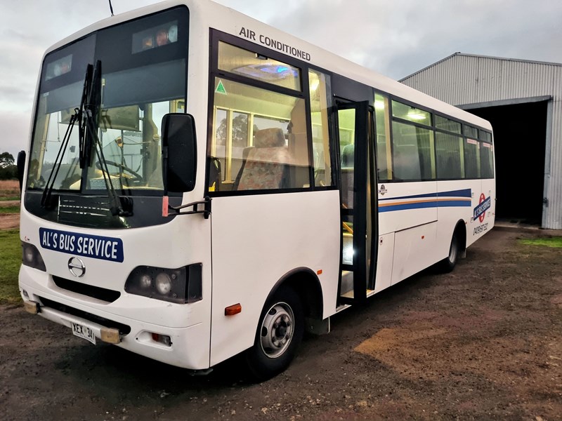 hino bus 898119 001
