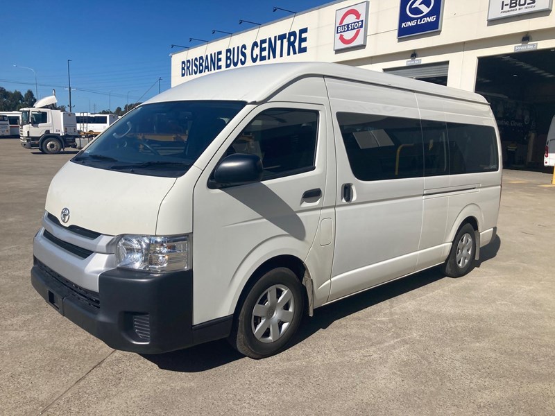 toyota hiace commuter wheelchair bus 899222 001