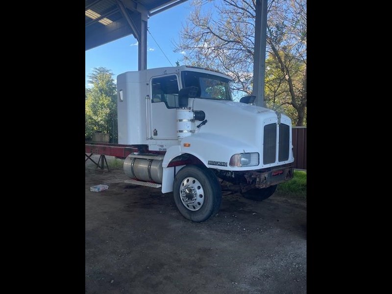 kenworth t401 897854 003