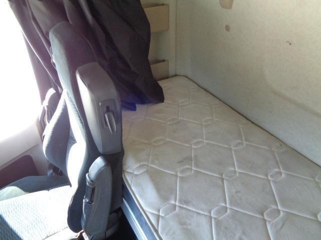 mercedes-benz actros 899952 037