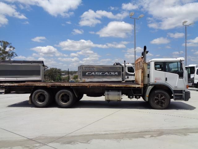 international acco 899953 003