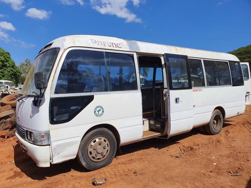 toyota coaster 900808 003