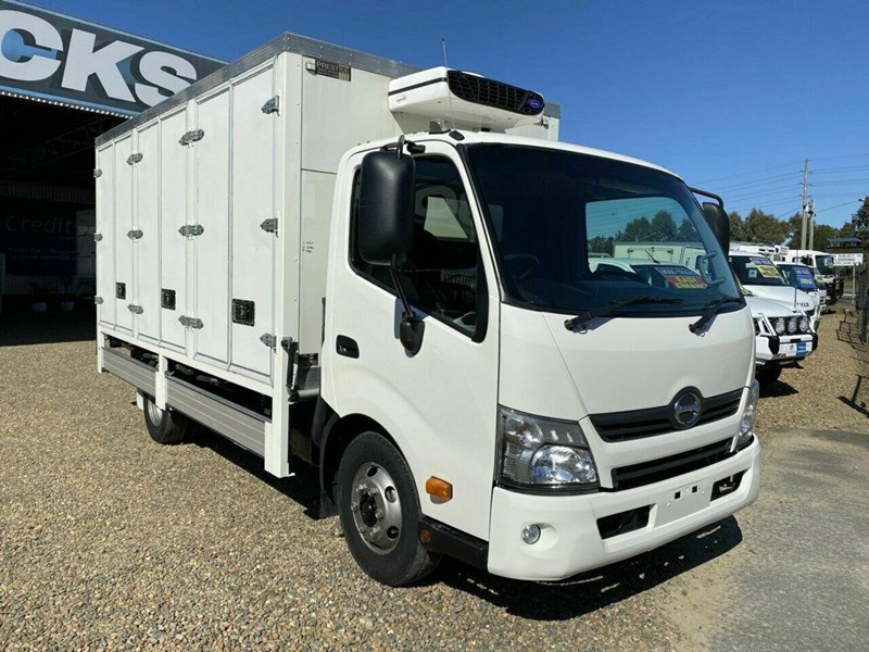 hino 300 series 900976 001