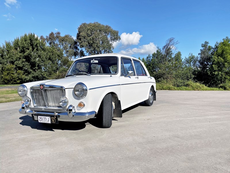 mg 1100 sport 901151 001