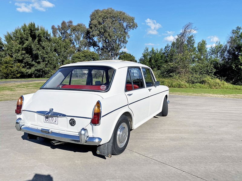 mg 1100 sport 901151 015