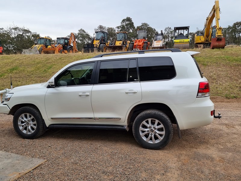 toyota landcruiser 901038 019