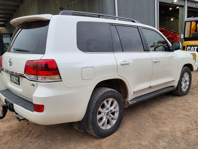 toyota landcruiser 901038 031