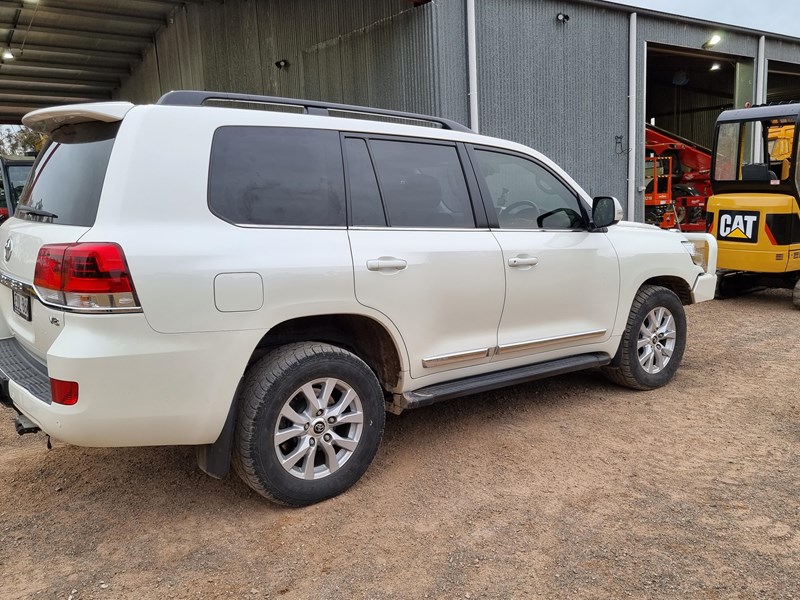 toyota landcruiser 901038 035