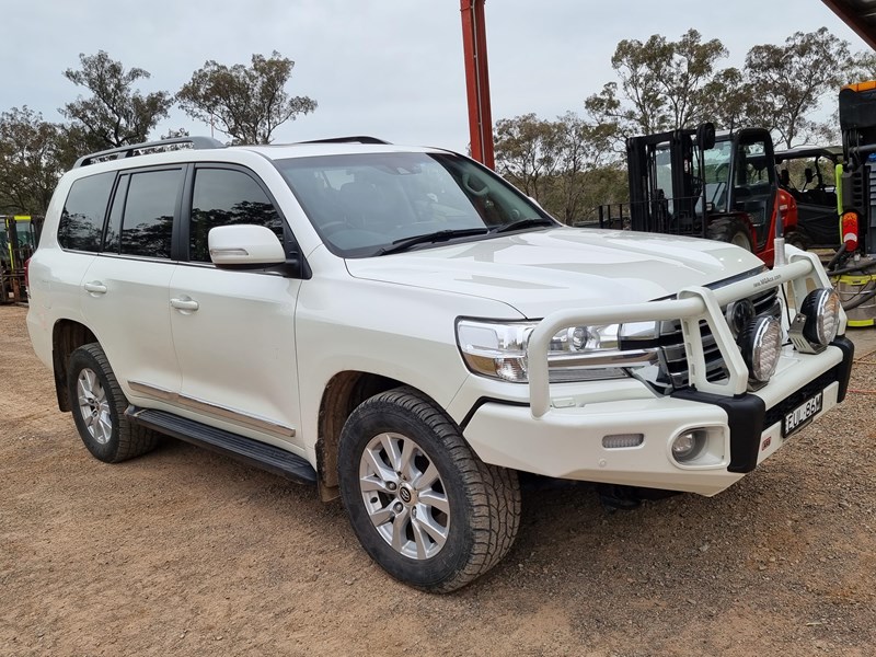 toyota landcruiser 901038 043