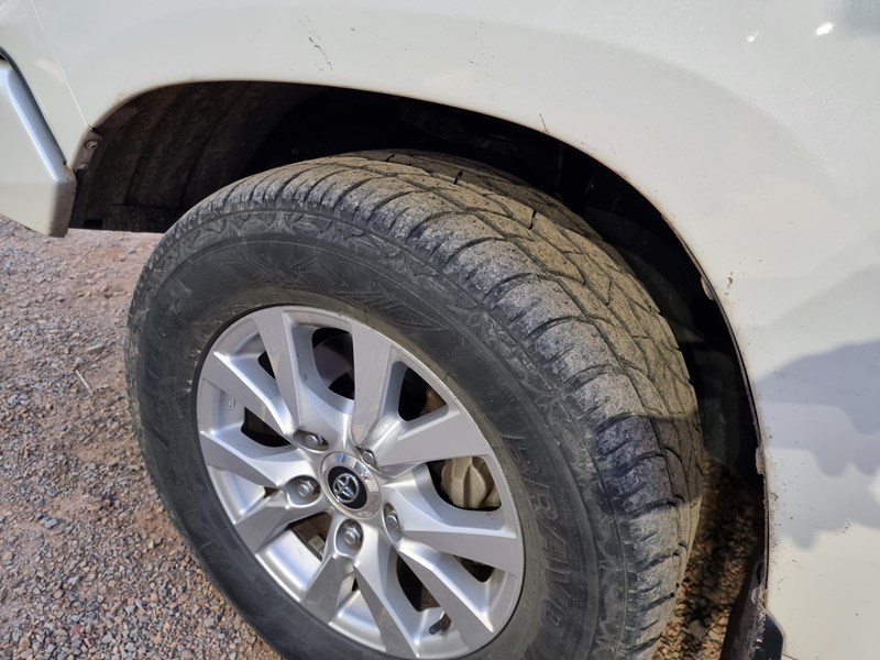 toyota landcruiser 901038 101