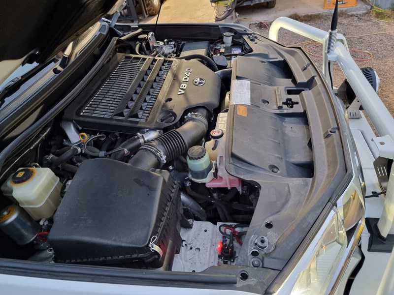 toyota landcruiser 901038 121