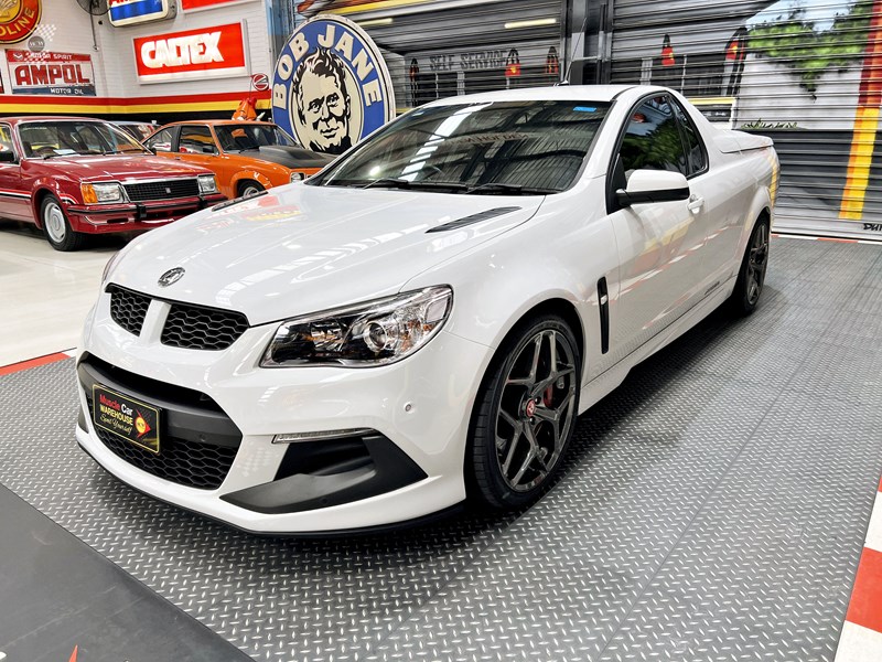hsv clubsport r8 897354 001