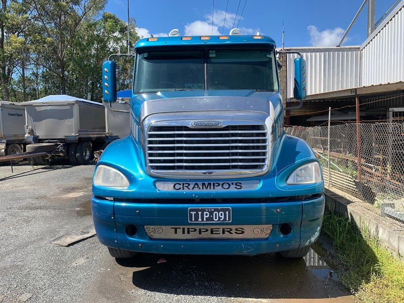 freightliner columbia 879810 029
