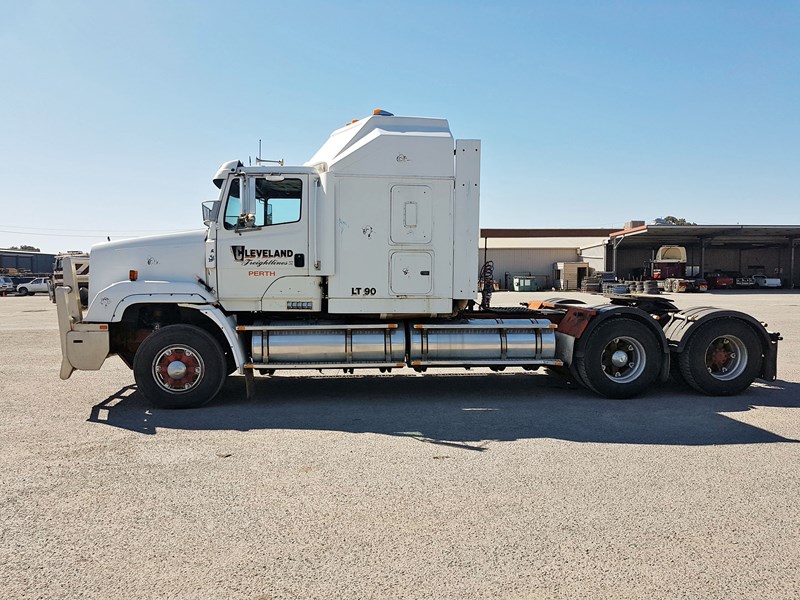 freightliner fl112 901806 013