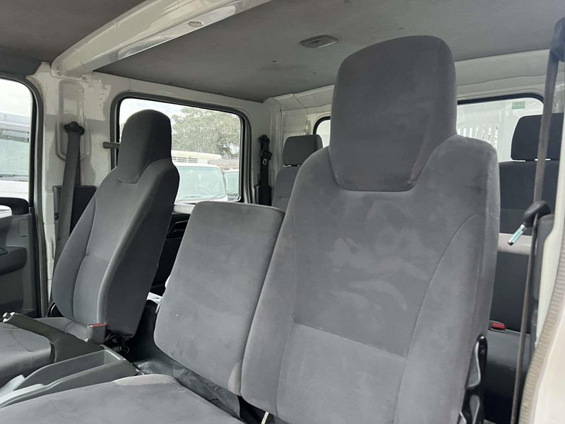 isuzu npr300 crew 900550 065