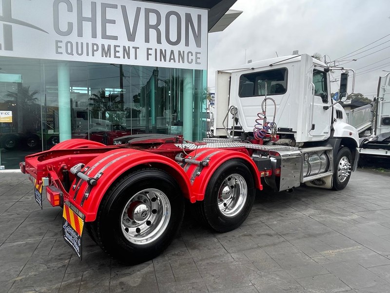 mack granite 895704 015