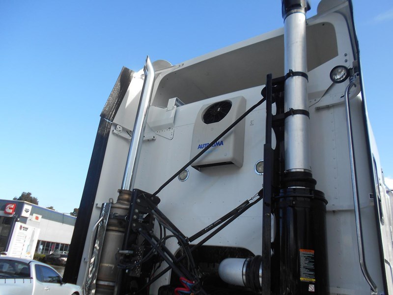 freightliner argosy 899285 011