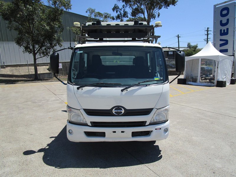 hino 300 series 868191 003