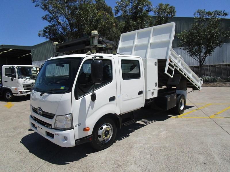 hino 300 series 868191 005