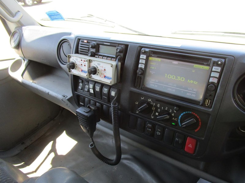 hino 300 series 868191 037