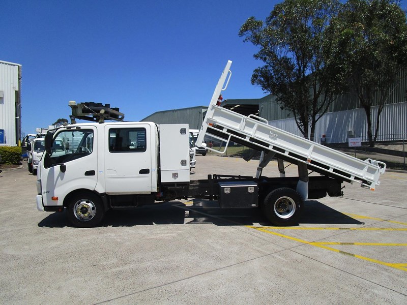 hino 300 series 868191 007