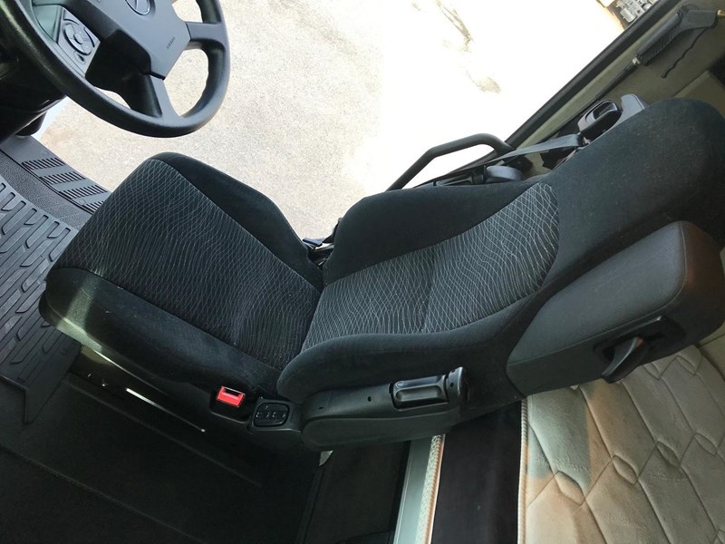 mercedes-benz actros 898571 033