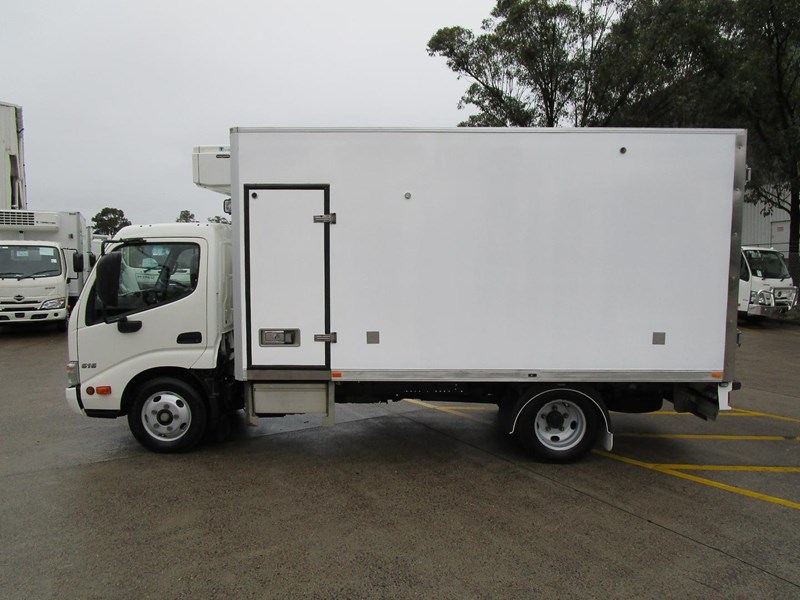 hino 300 series 896799 007