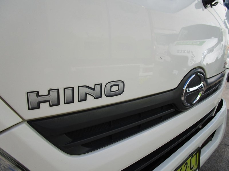 hino 300 series 893621 035